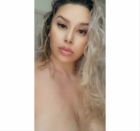 Blondiemami hot star images