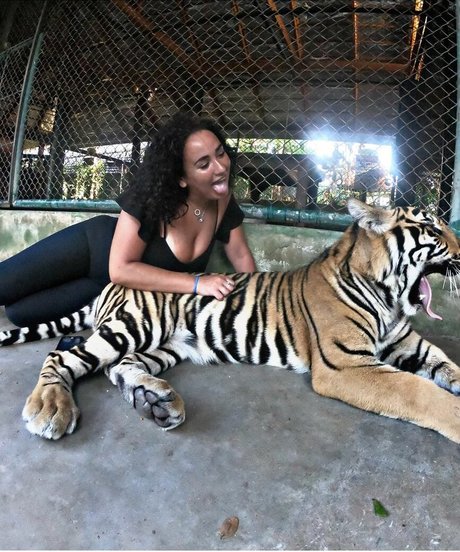 plus size onlyfans free nude pics