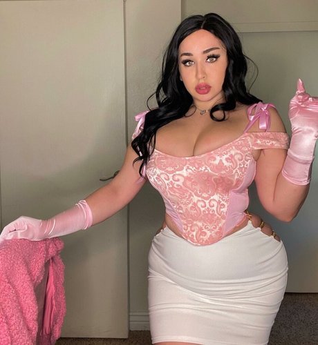 Tana Habibi erotic pornstar picture