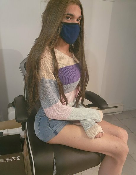 kellyannefemboy star pretty picture