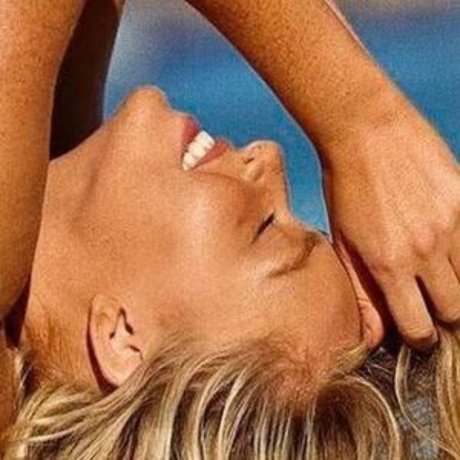 Camille Kostek star nude photos