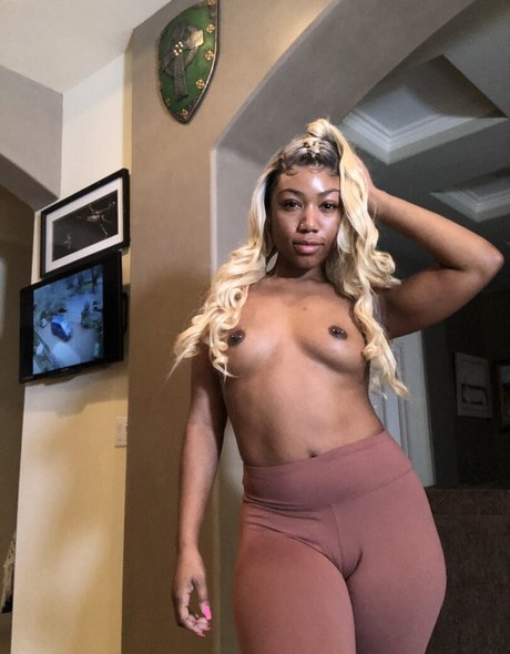 iluvchanell_ nudes star photo