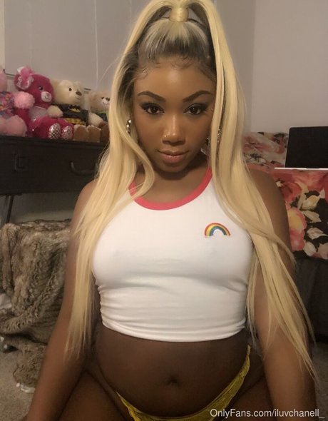 iluvchanell_ pornstar hot pic