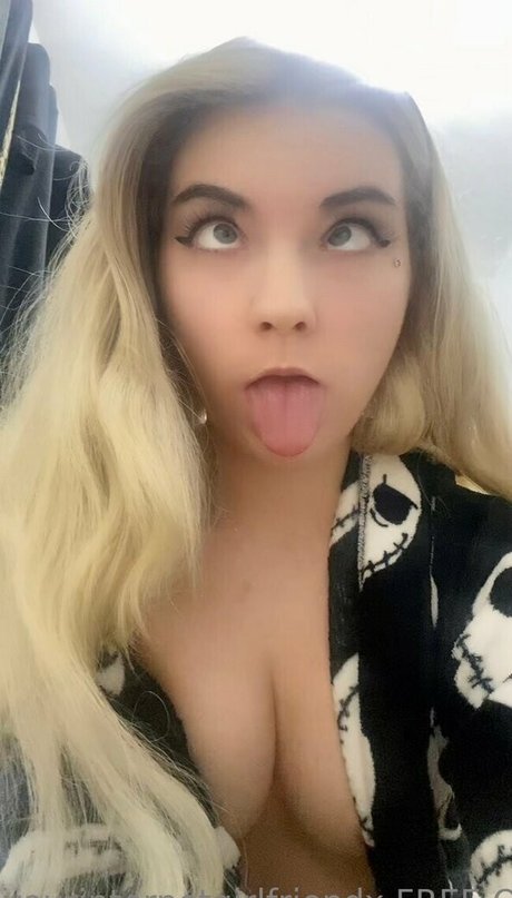 yourinternetgirlfriendx model nudes image