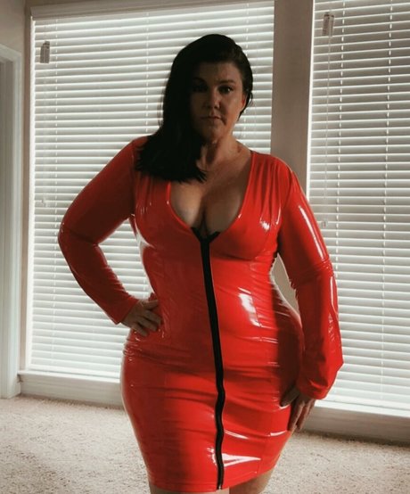 Crystal McBootay model high quality pic