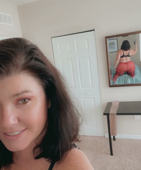 Crystal McBootay model hot archive