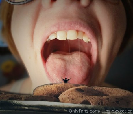 jules exxxotica xxx model pictures