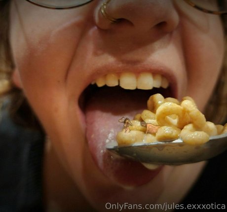 jules exxxotica adult star picture