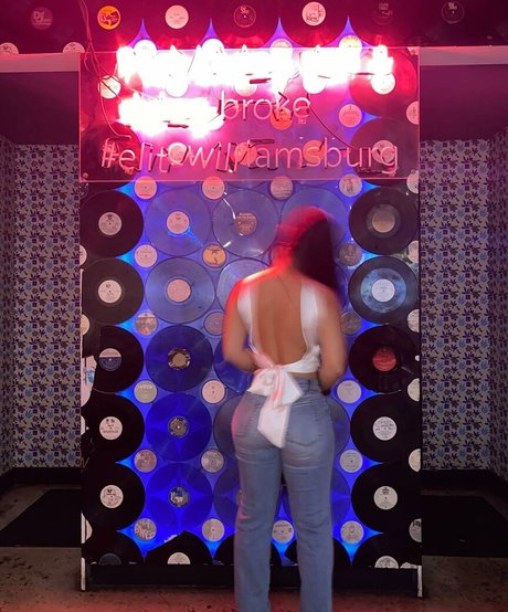 Sakura Nakamura star beautiful pic