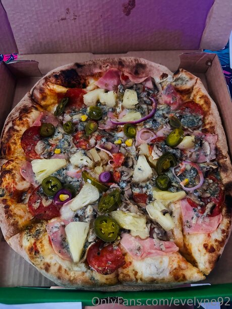 Evelyne92 pornstar naked images