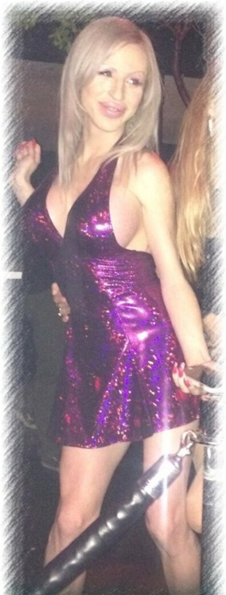 juliettestray model adult img