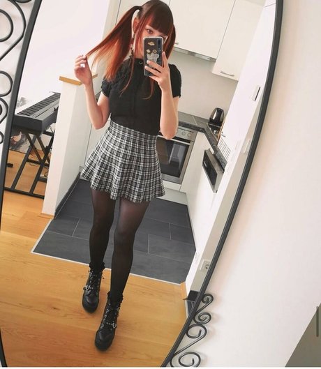 ManaRuka free actress picture