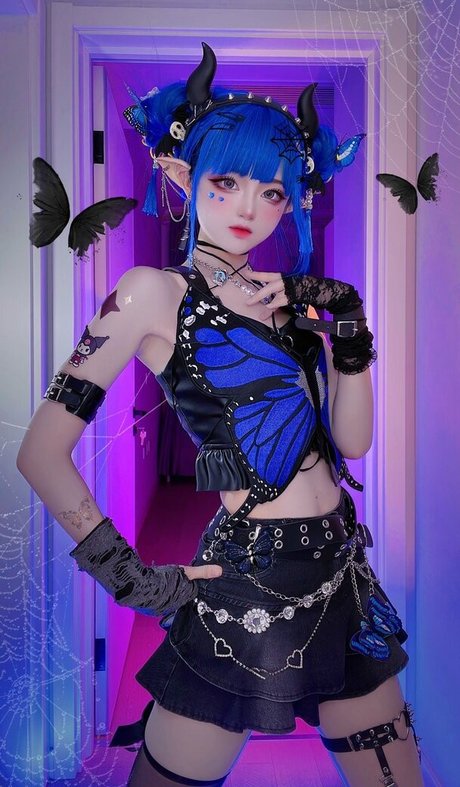 SeeU Cosplay sex star gallery