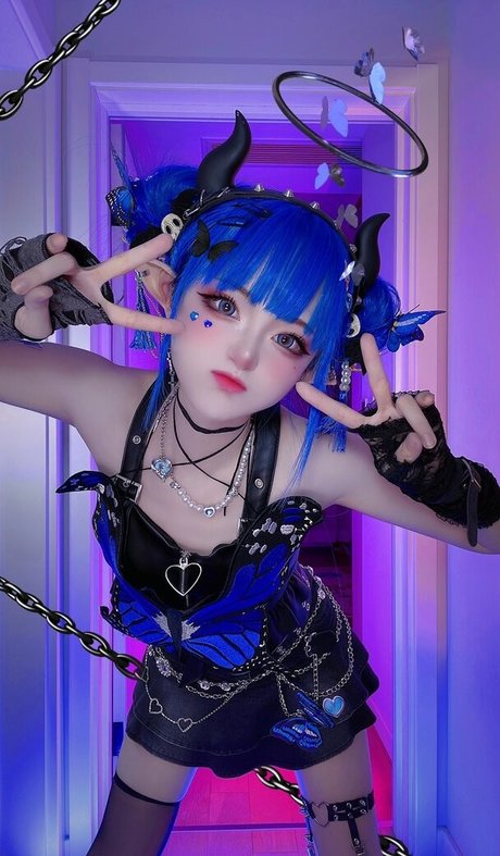 SeeU Cosplay nice star picture