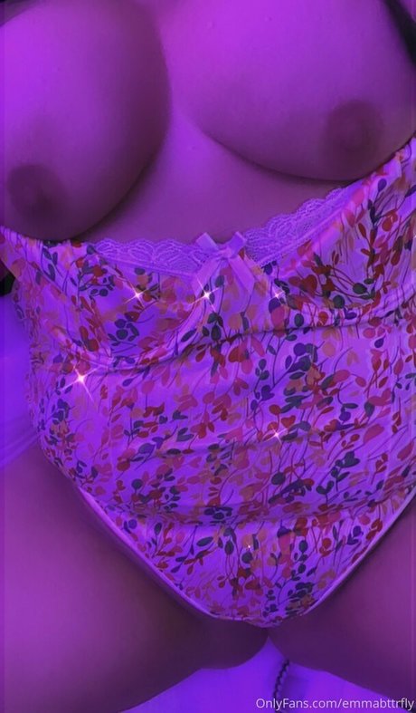 emmabttrfly nice model photo