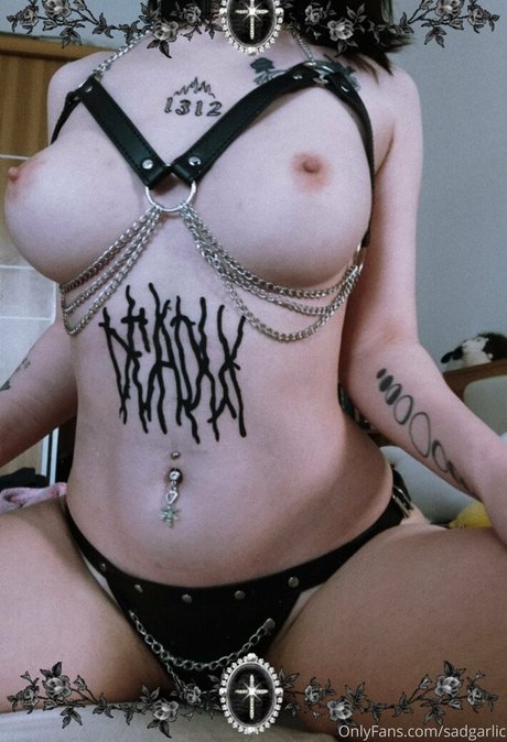 sadgarlic pornstar pretty images