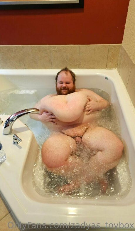 zadyas toybox model nude galleries