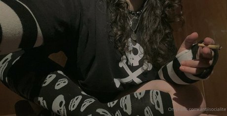 antiisocialite Best Profile Photo