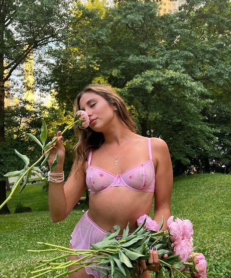 Karina Achaeva star sexy images