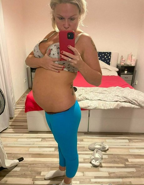 curvy shemale onlyfans free naked galleries