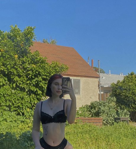 Malory Malibu nice pornstar photo