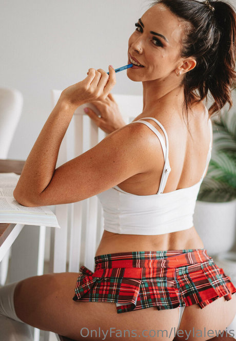 leylalewis art pornstar pictures