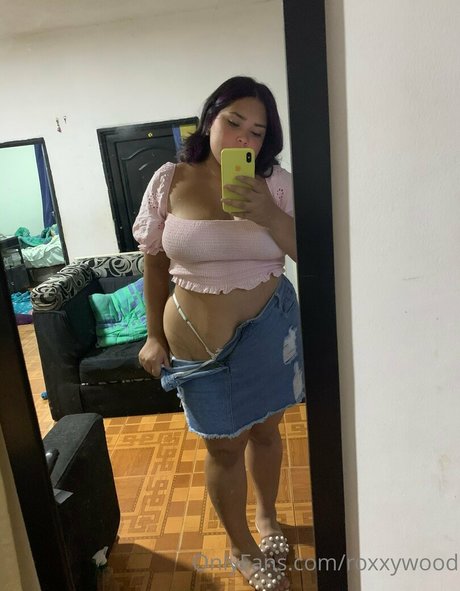 roxxywood naked actress image