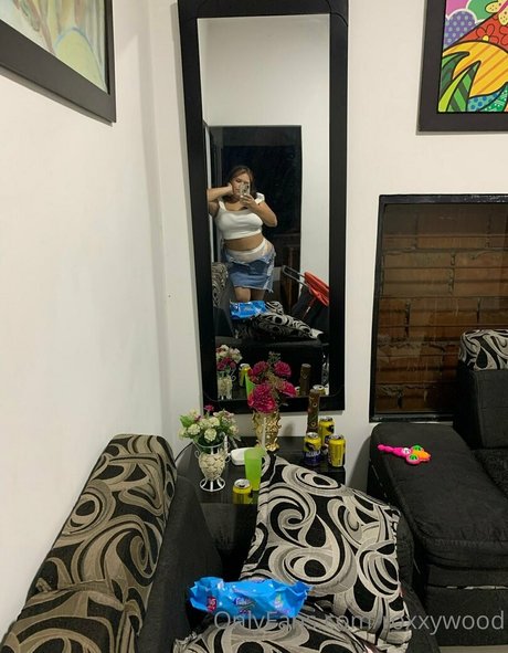 roxxywood model perfect image