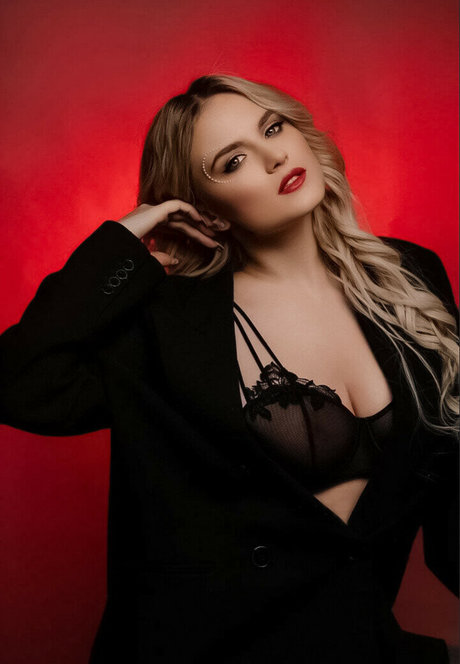 Modestal free model image