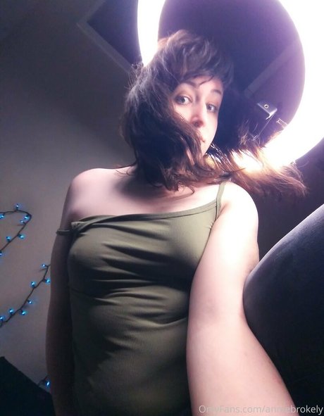 anniebrokely xxx actress img