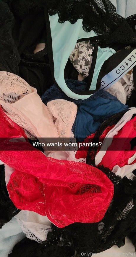 ariajinxfree nude pornstar galleries