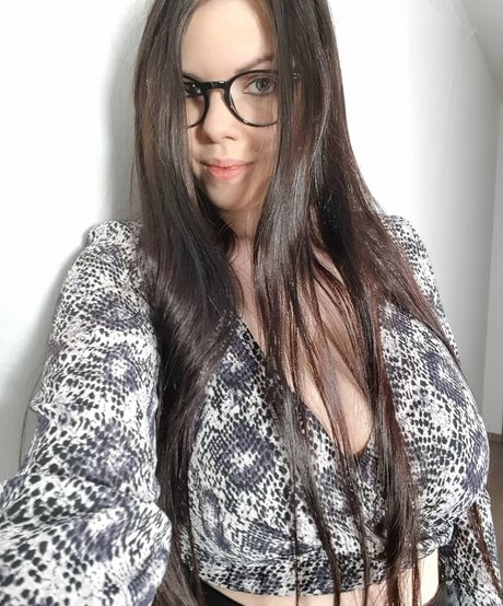 Nina Nightbloom Profile Pic