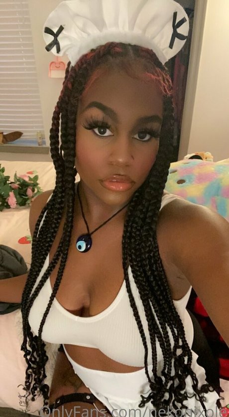 nekonixole naked actress photos