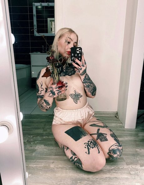 dariamilk erotic model galleries