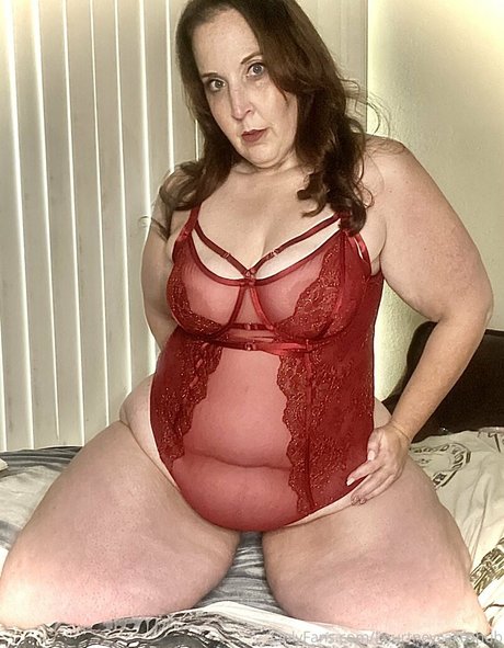 kourtneycakeshub art model image