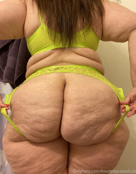 kourtneycakeshub art actress gallery