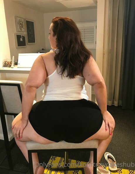kourtneycakeshub pornstar photo