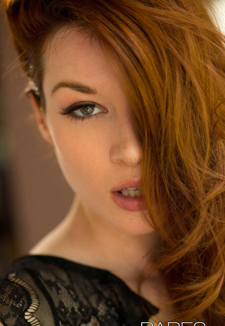 Jessica Stoyadinovich perfect actress image