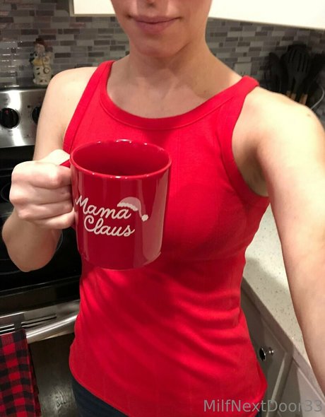 momnextdoor33 erotic model archive