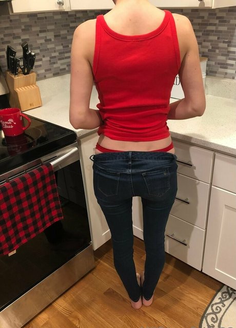 momnextdoor33 high quality pornstar pics