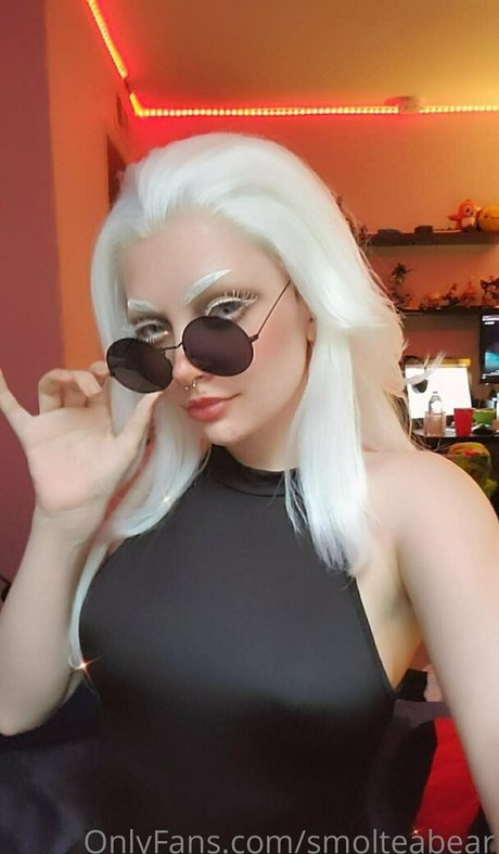 miravesani nude model archive