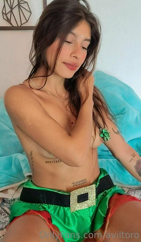 aviltoro star erotic photo