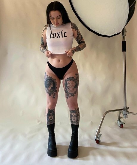 Aprilalex666 model xxx image