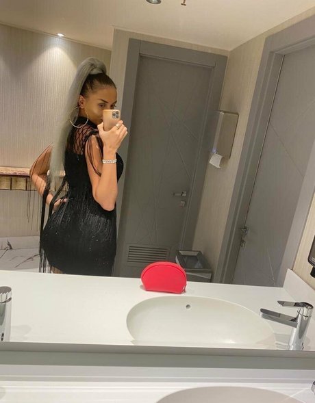 striptease onlyfans pornos img