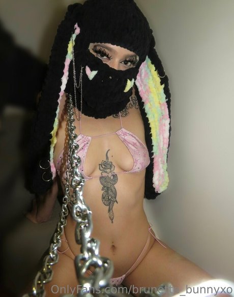 brunette bunnyxo exclusive model pictures