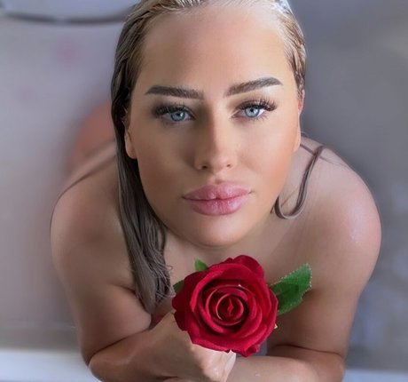 Rosie Rendell model nude image