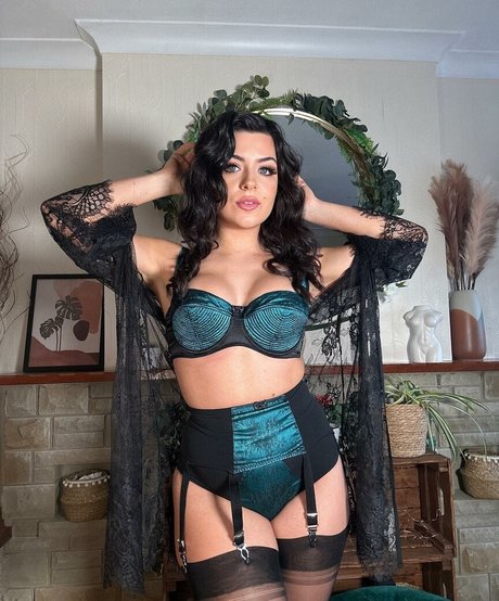 petite onlyfans hot naked pic