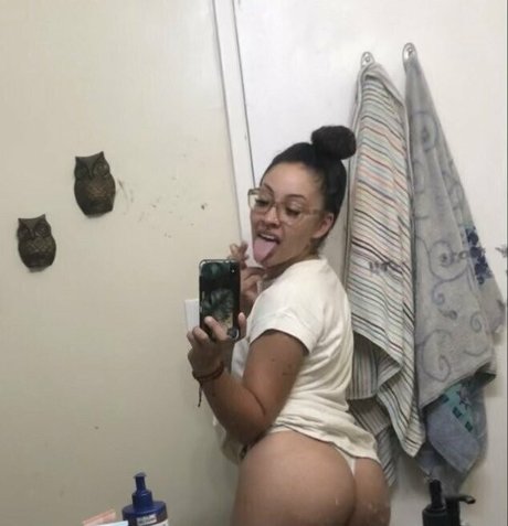 curvy naked onlyfans nudes image