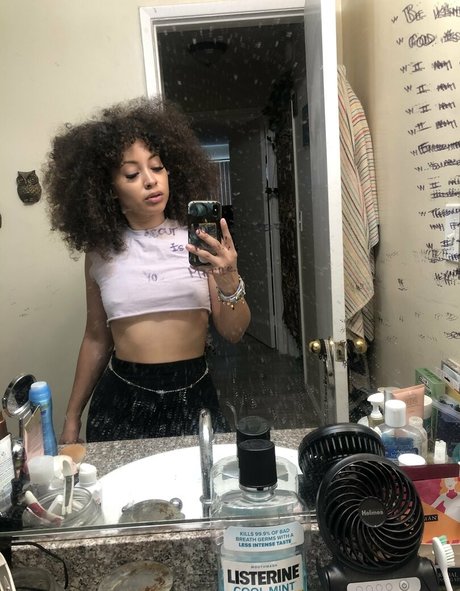 lesbian feet onlyfans adult images