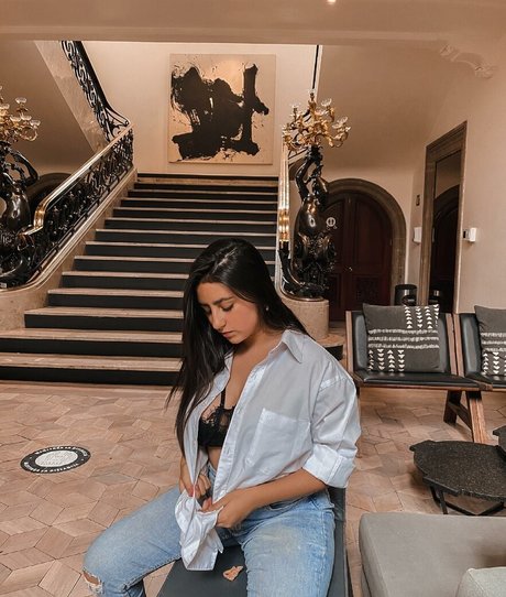 Danahe Vasquez model sexy pic